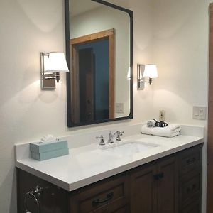 One-Bedroom Cottage Creek View